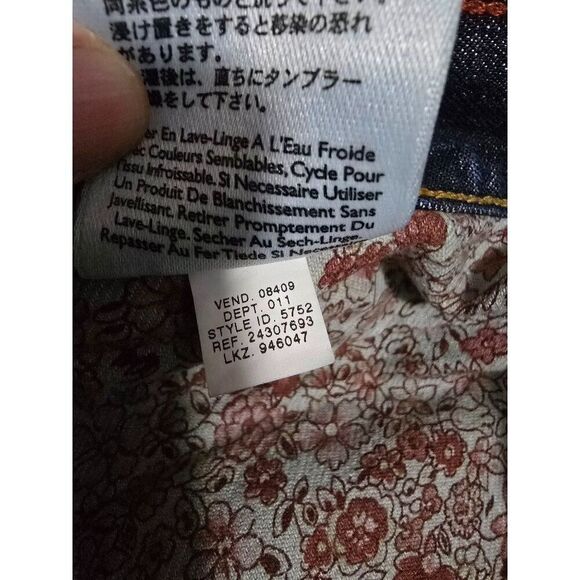 Eddie Bauer Womens Relaxed Fit Blue Jeans With Floral Lining Sz 14 cottage core - Picture 10 of 10